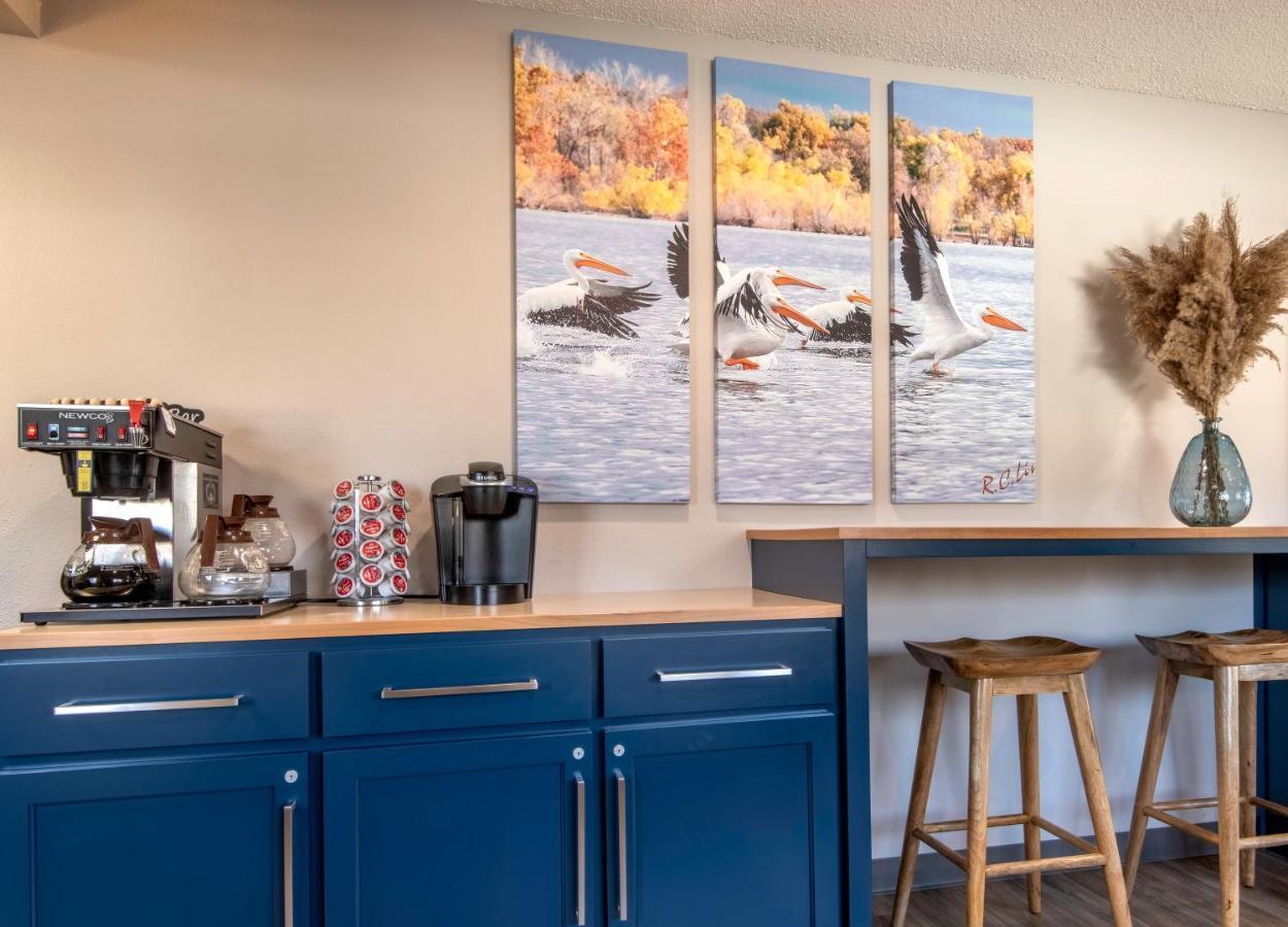 Hilltop Inn & Suites Grove المظهر الخارجي الصورة