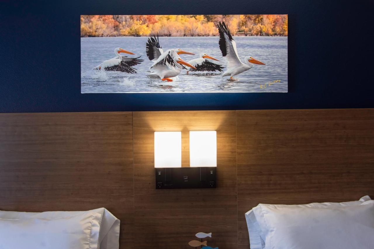 Hilltop Inn & Suites Grove المظهر الخارجي الصورة