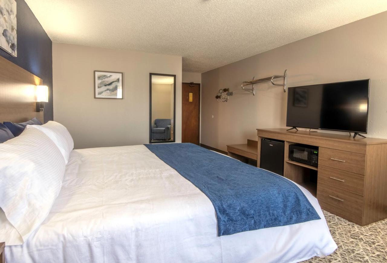 Hilltop Inn & Suites Grove المظهر الخارجي الصورة
