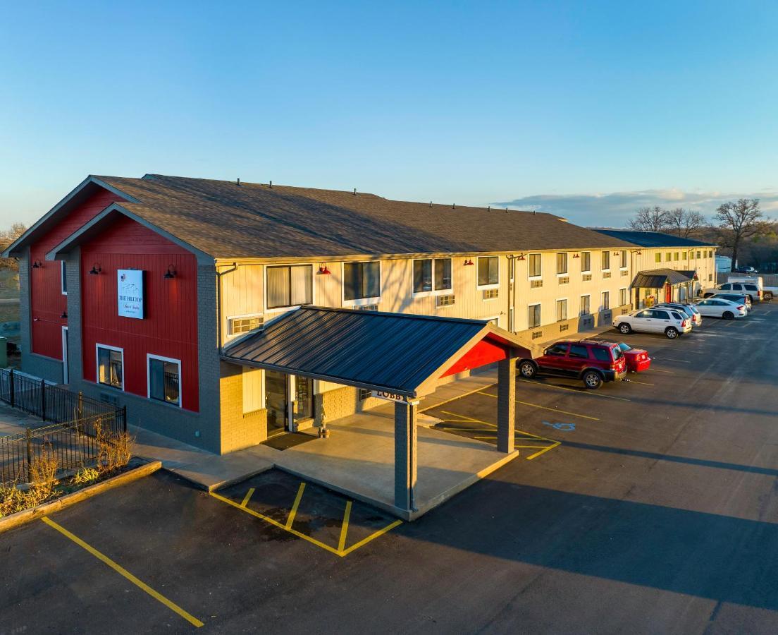 Hilltop Inn & Suites Grove المظهر الخارجي الصورة