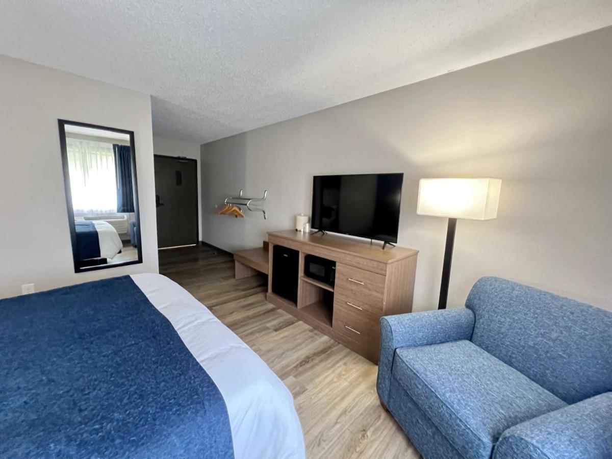 Hilltop Inn & Suites Grove المظهر الخارجي الصورة